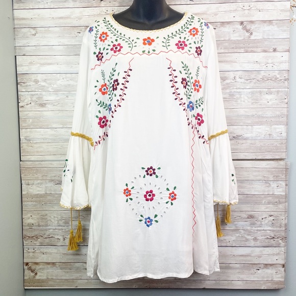 Fillyboo Dresses & Skirts - FILLYBOO Embroidered Floral Bell Sleeve Mini Dress XL NWT